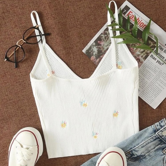 Ditsy Floral Rib-knit Cami Top - Picture 2 of 4